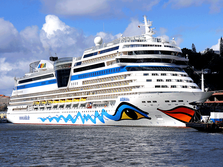 Aida-blue-Madeira_130_Funchal,_Hafen1